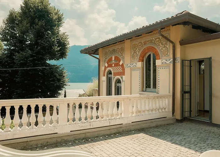 Locana Con Jacuzzi E Vista Laglio